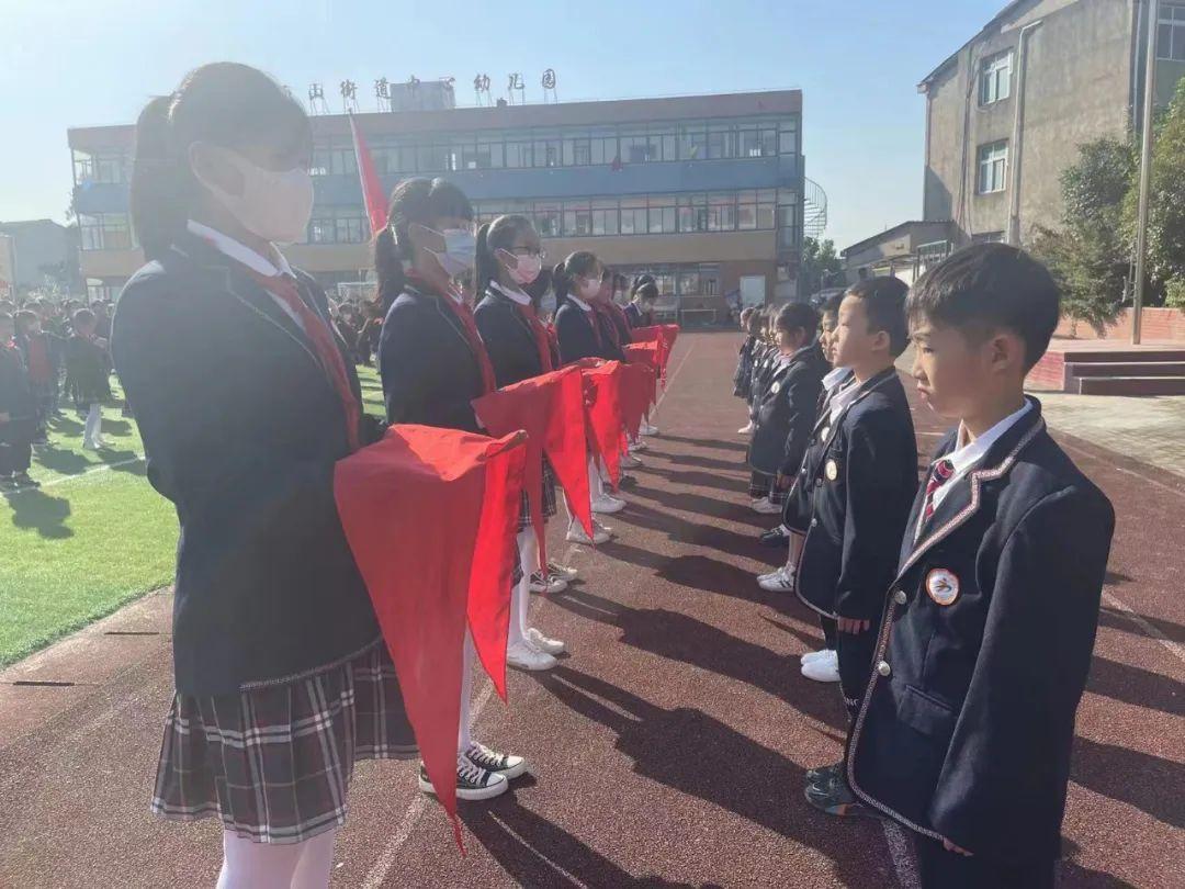 鄂城区小学领导团队引领学校迈向新高度大跨步发展之路